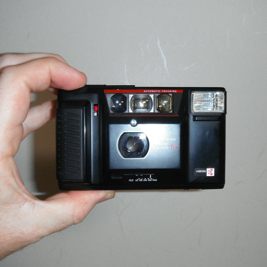 Front view of Yashica T AF-D 35mm camera with Carl Zeiss T lens*

